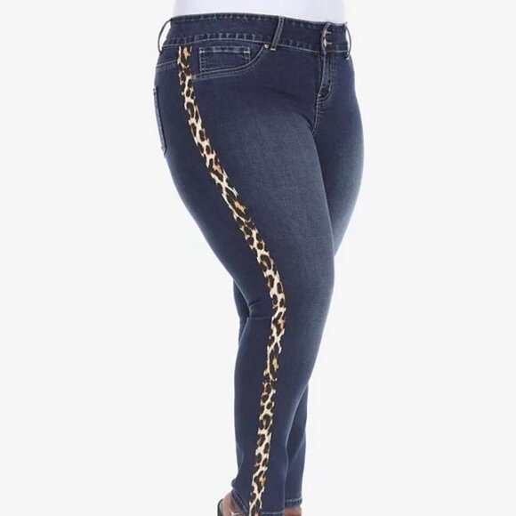 White Mark Plus Super Stretch Denim Cheetah Panel Jeans Dark Blue - Size 16 NWT - Picture 1 of 6